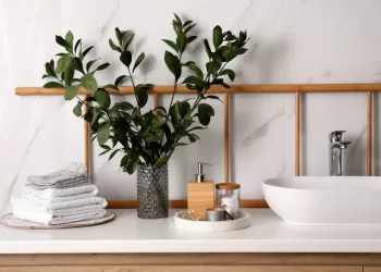 Akrilik Nedir? Kullanım Avantajları Nelerdir?